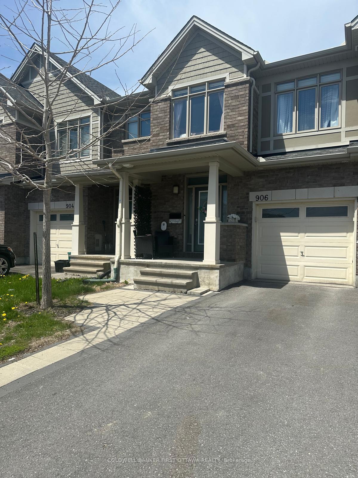 906 LITTLEROCK Street Ottawa Ontario Canada Sale residential Christiane Lafleur RE/MAX HALLMARK REALTY GROUP Brokerage *