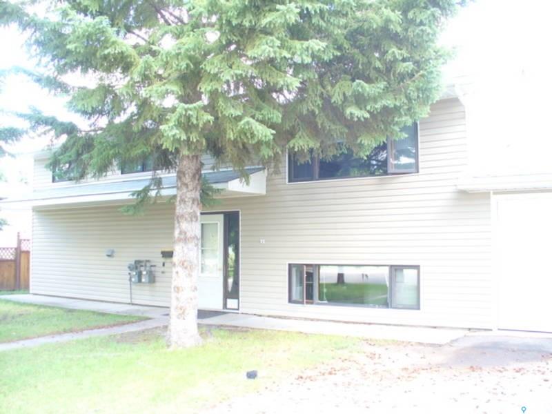 81 A&B Circlebrooke DRIVE Yorkton Saskatchewan Canada Sale residential Dylan Meek Realty Executives Saskatoon