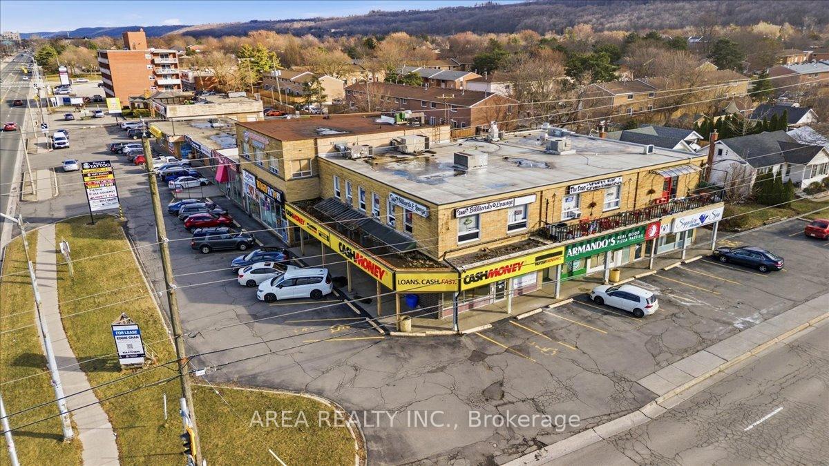 166 Hwy Hamilton Ontario Canada Lease commercial Nicholas Clark InCom New Example Office