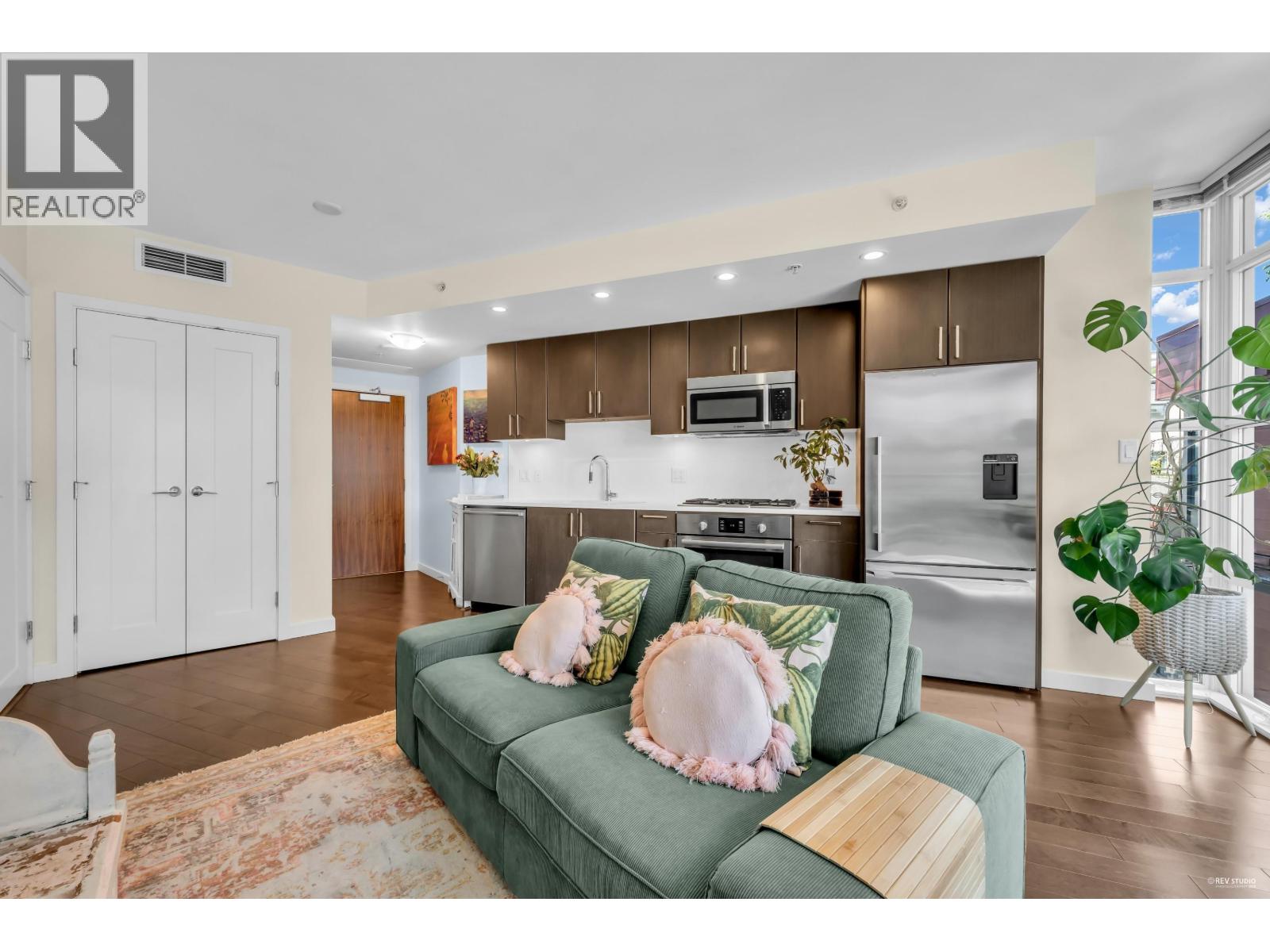 610 88 W 1ST AVENUE Vancouver British Columbia Canada Sale residential Marlene Saunders Personal Real Estate Corporation Marlene Saunders Personal Real Estate Corporation | Team 3000 Realty Ltd.