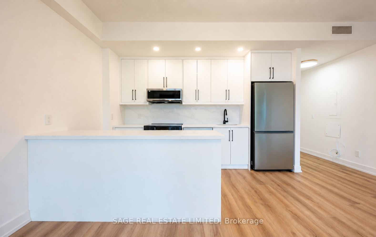304 - 25 Ritchie Avenue Toronto Ontario Canada Rent residential   TRIMAXX REALTY LTD. Brokerage