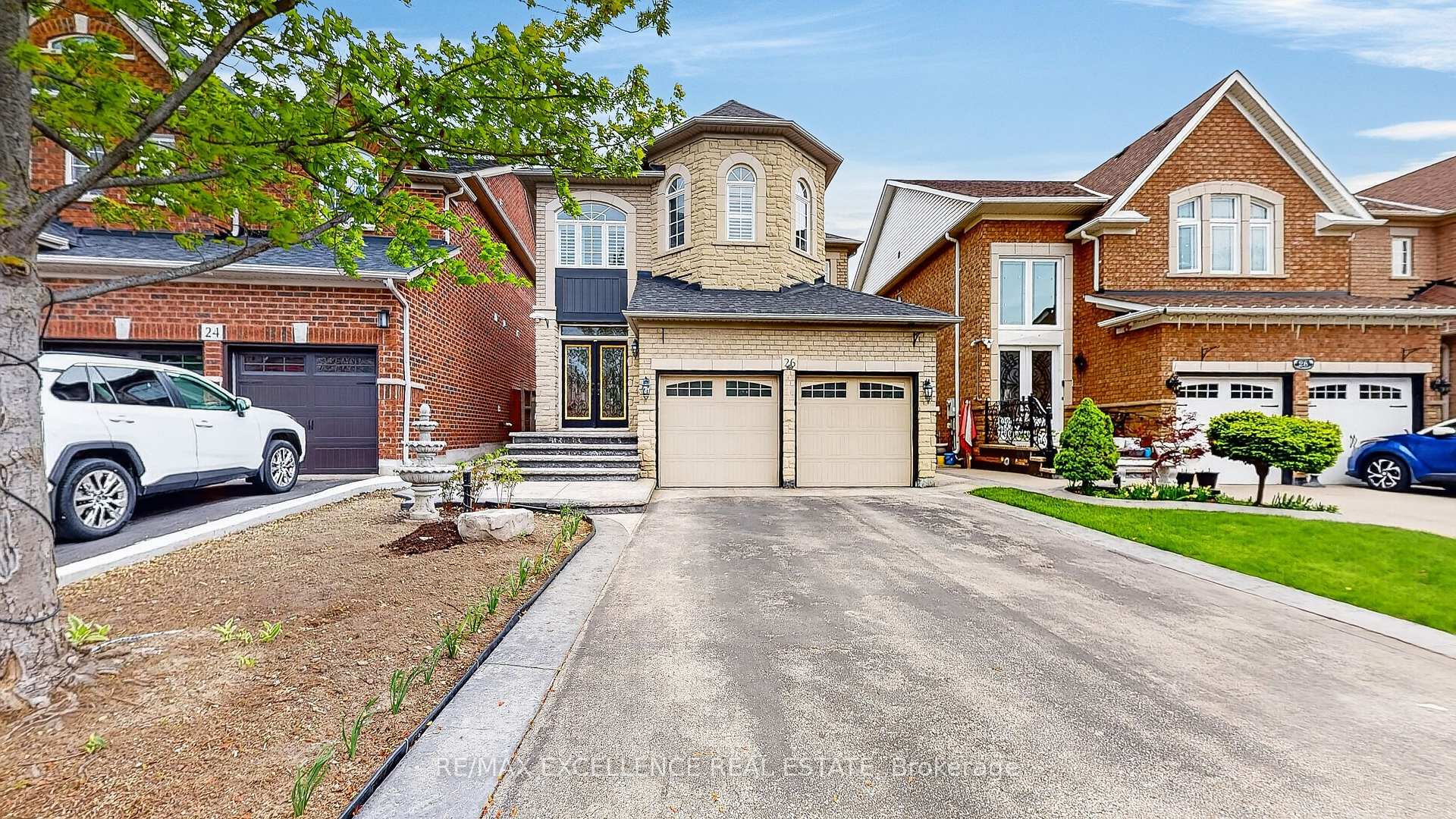 26 Blue Diamond Drive Brampton Ontario Canada Sale residential DEV PATEL RE/MAX EXCELLENCE REAL ESTATE., BROKERAGE*