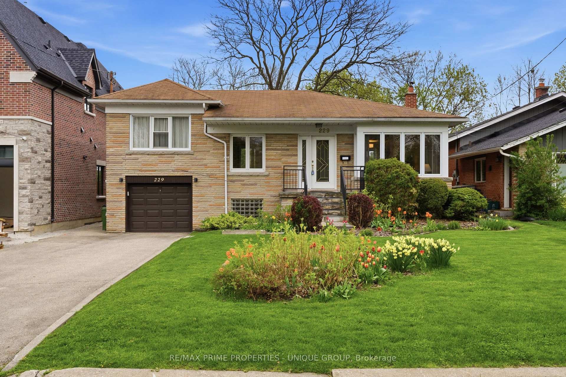 229 Park Home Avenue Toronto Ontario Canada Sale residential   RE/MAX PRIME PROPERTIES - UNIQUE GROUP*