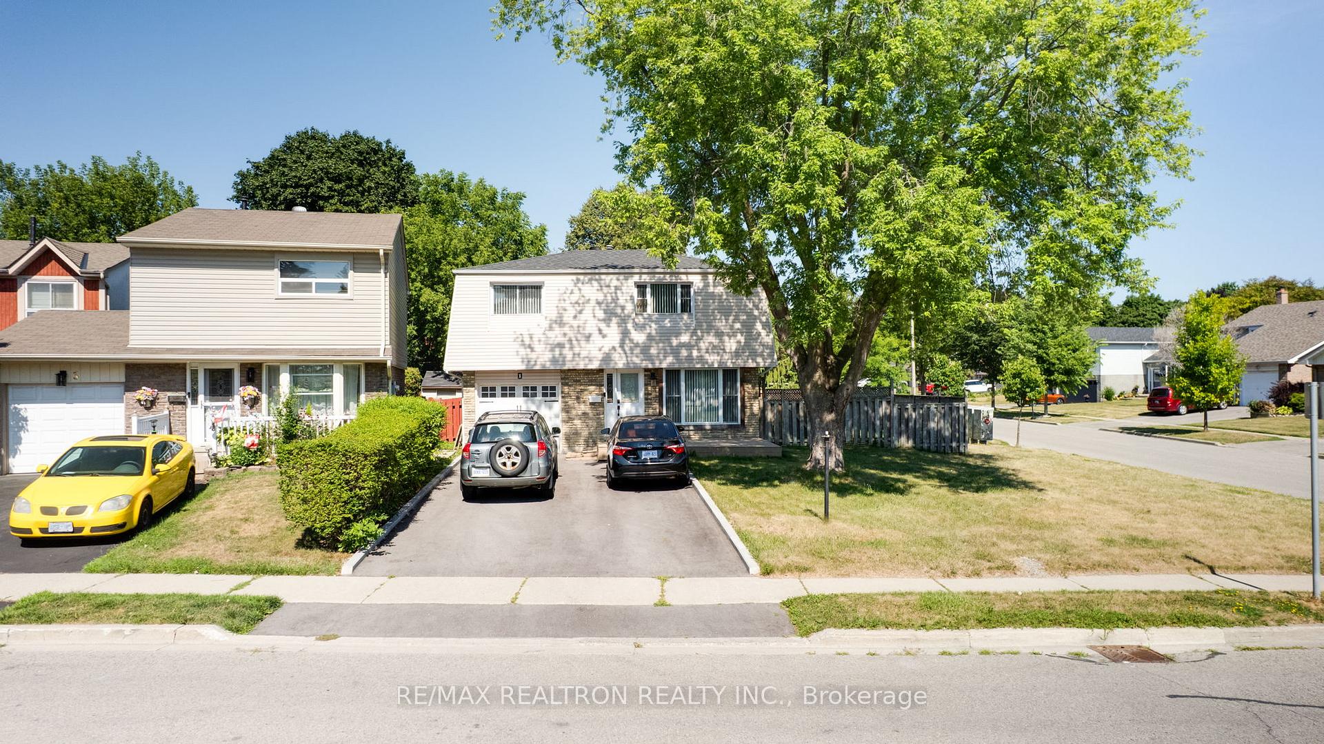 1 Harrison Court Whitby Ontario Canada Rent residential Thiru Nirahulan RE/MAX REALTRON REALTY INC., BROKERAGE*