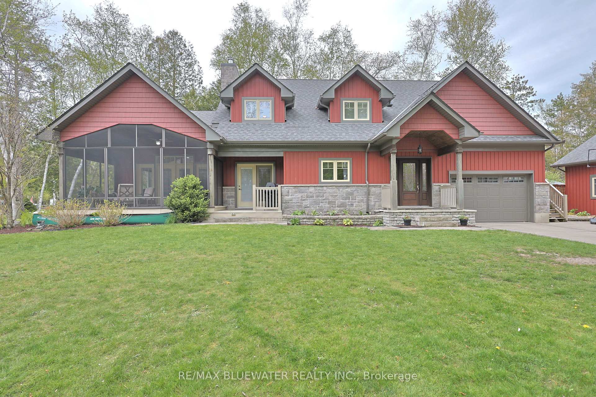 6436 Robert Avenue Lambton Shores Ontario Canada Sale residential Kevin Thompson RE/MAX PRIME PROPERTIES UNIQUE GROUP, BROKERAGE