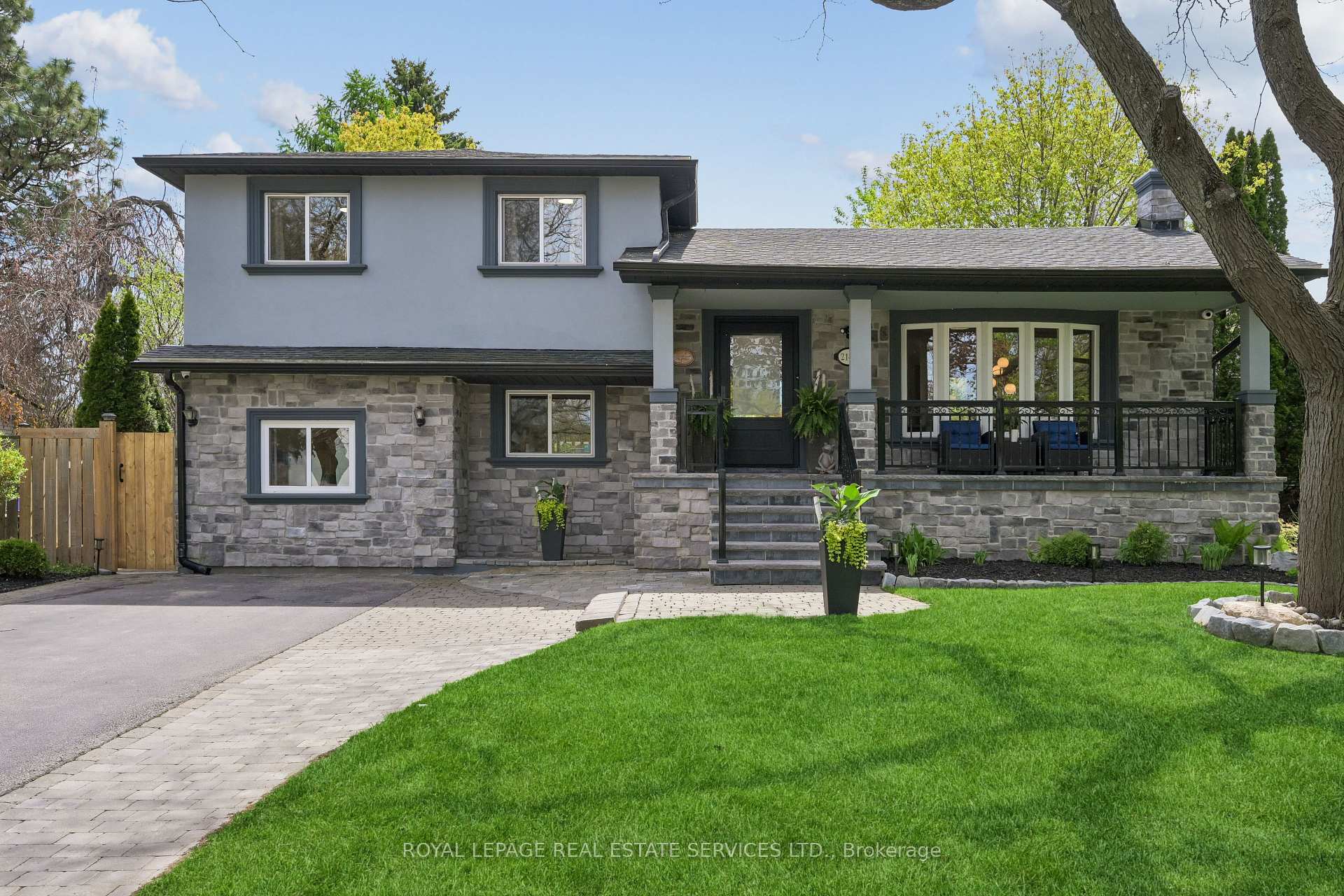 2146 Hixon Street Oakville Ontario Canada Sale residential Bora Celikel RE/MAX Real Estate Centre Inc., Brokerage*