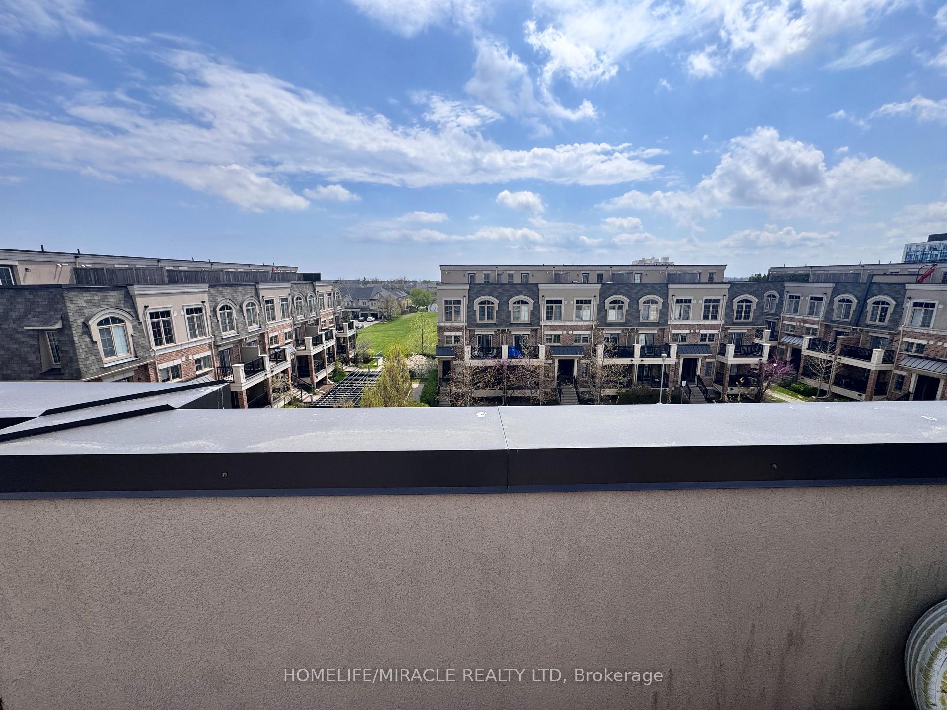 16 - 2441 Greenwich Drive Oakville Ontario Canada Rent residential Zeshan Raza HomeLife/Miracle Realty Ltd., Brokerage *