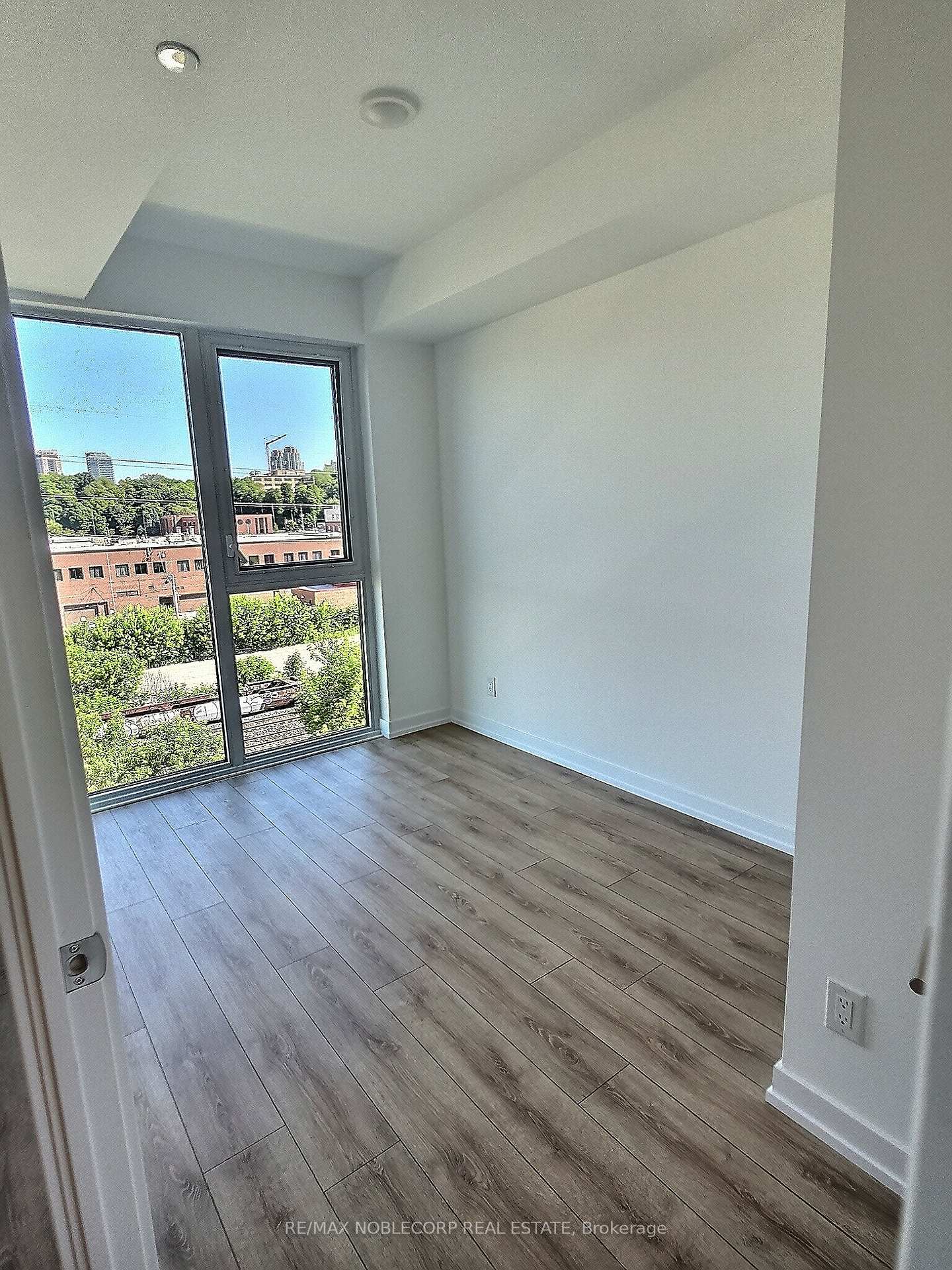 509 - 500 Dupont Street Toronto Ontario Canada Rent residential Maria Bifolchi Re/Max Noblecorp Real Estate, Brokerge*