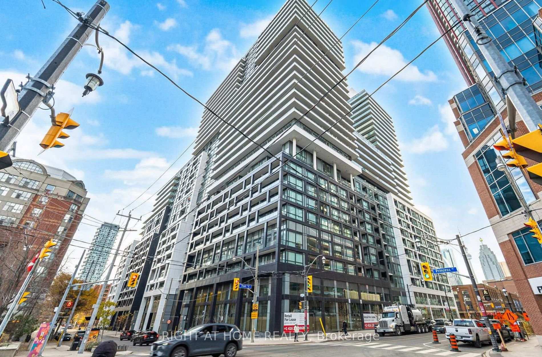 2815 E - 70 Princess Street Toronto Ontario Canada Rent residential Zain Khan Right at Home Realty, Brokerage*