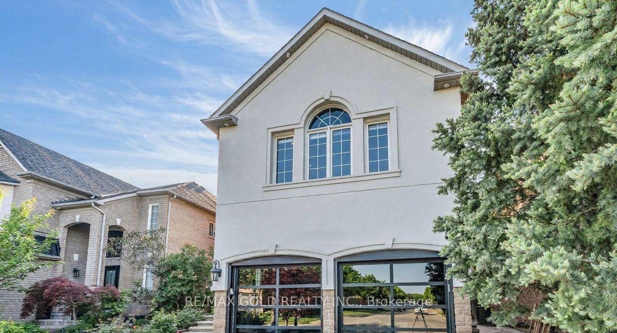 2293 Woodcrest Drive Oakville Ontario Canada Sale residential RUKHSANA MALIK RE/MAX GOLD REALTY INC