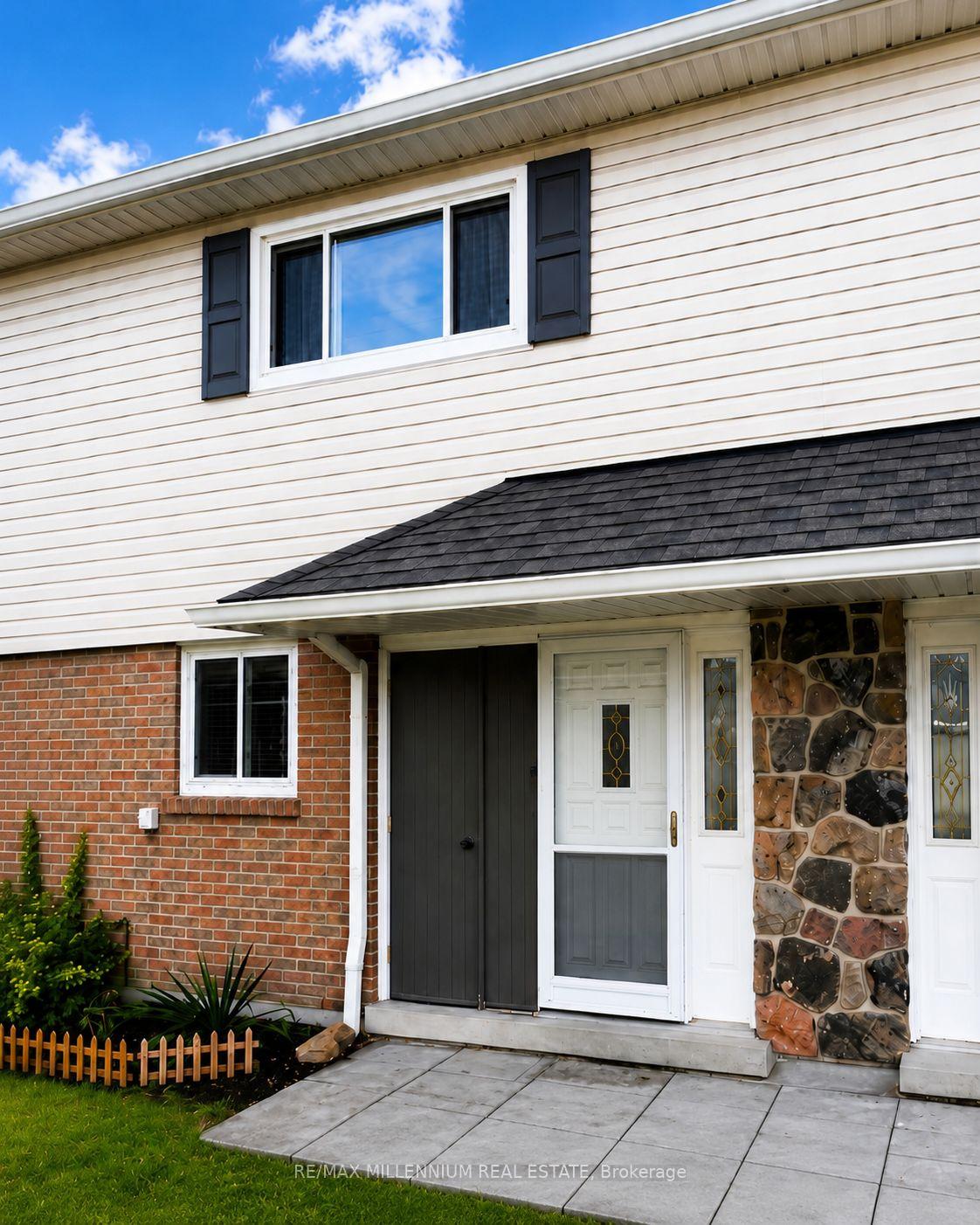 52 Village Court Brampton Ontario Canada Sale residential Rogan Manokarasingam RE/MAX Millennium Real Estate, Brokerage*