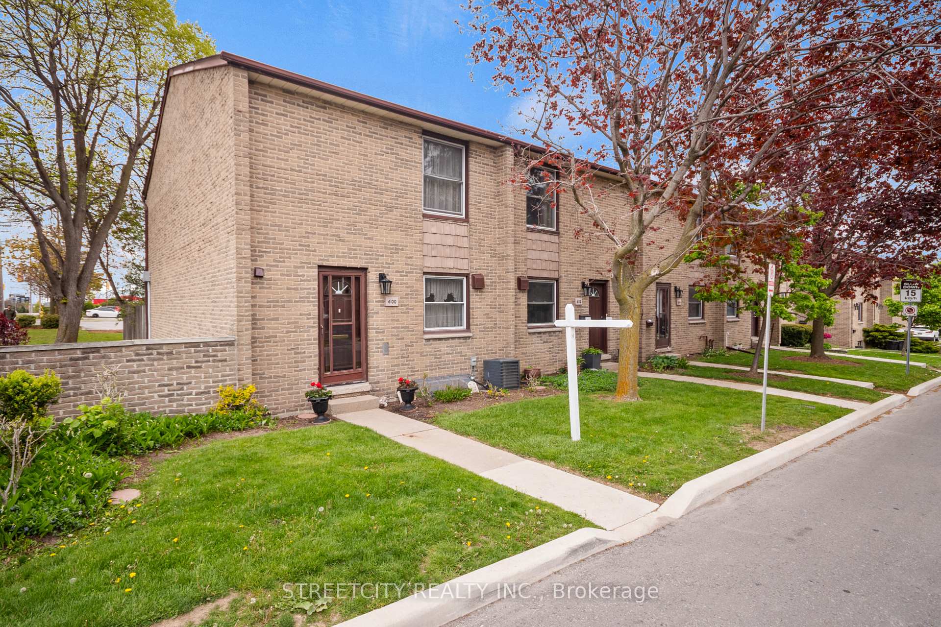 600 Wonderland Road S London South Ontario Canada Sale residential   STREETCITY REALTY INC., BROKERAGE*