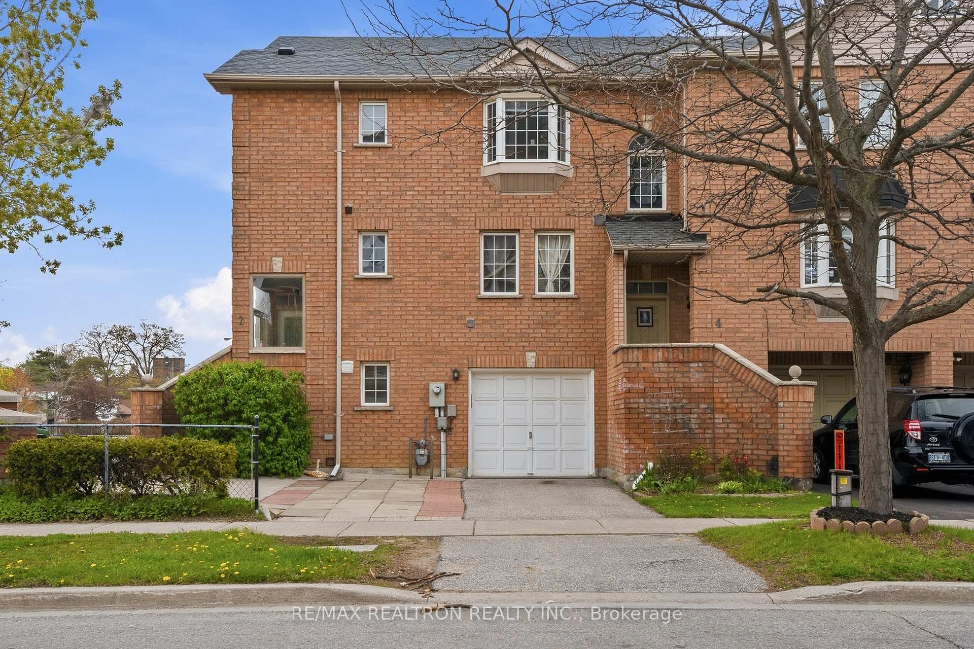 2 Eli Shackleton Court Toronto Ontario Canada Rent residential Thiru Nirahulan RE/MAX REALTRON REALTY INC., BROKERAGE*