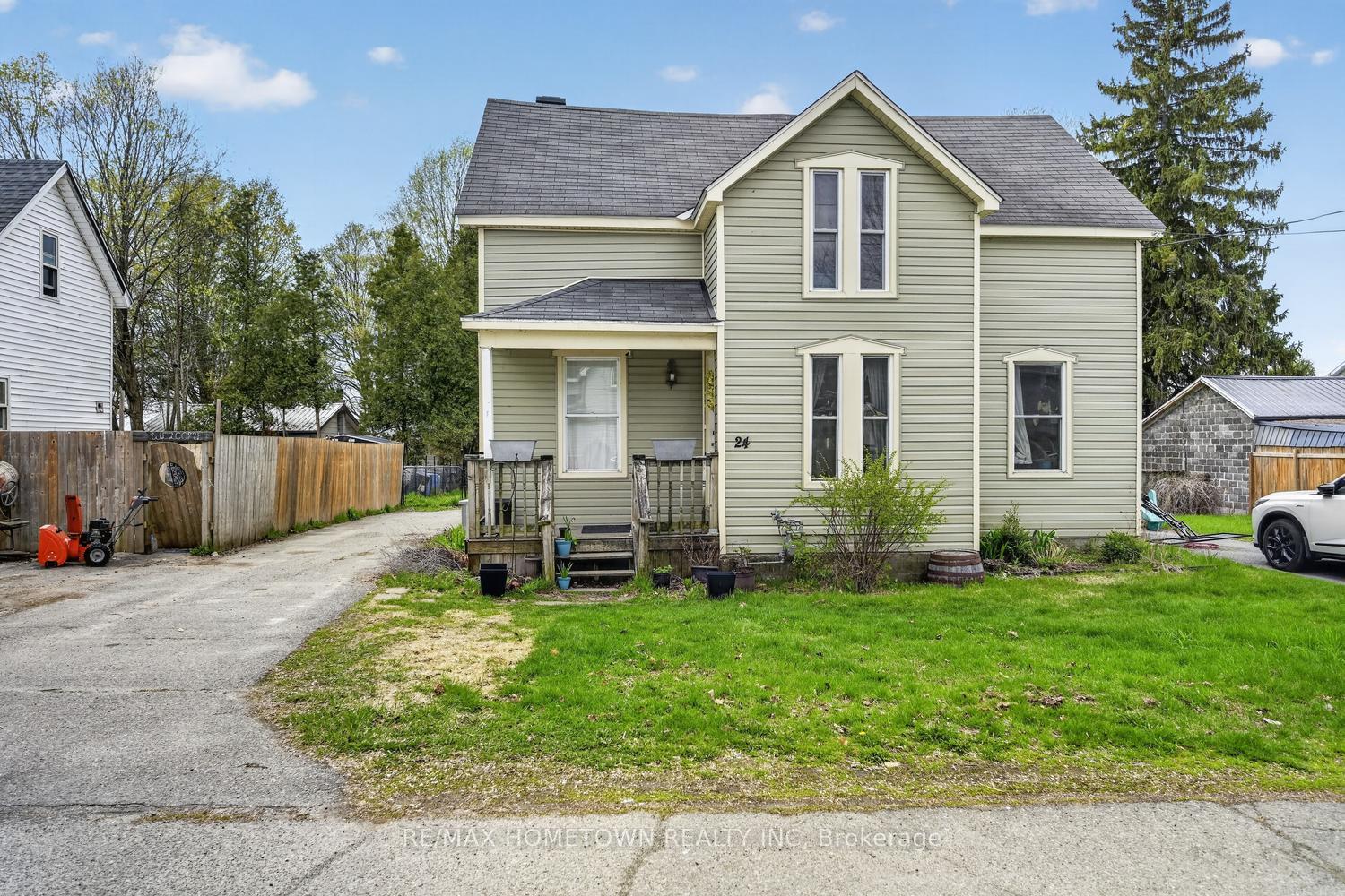 24 William Street Edwardsburgh/Cardinal Ontario Canada Sale residential Lea Wouters Right at Home Realty, Brokerage*