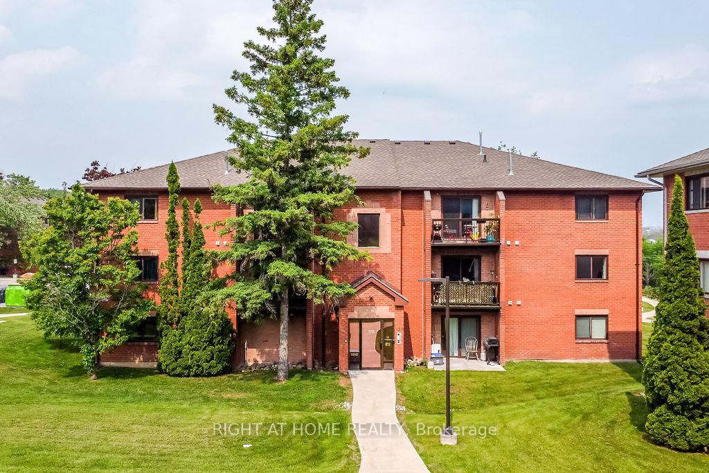 B6 - 179 Edgehill Drive Barrie Ontario Canada Sale residential Karen Sorc RE/MAX Hallmark Chay Realty, Brokerage