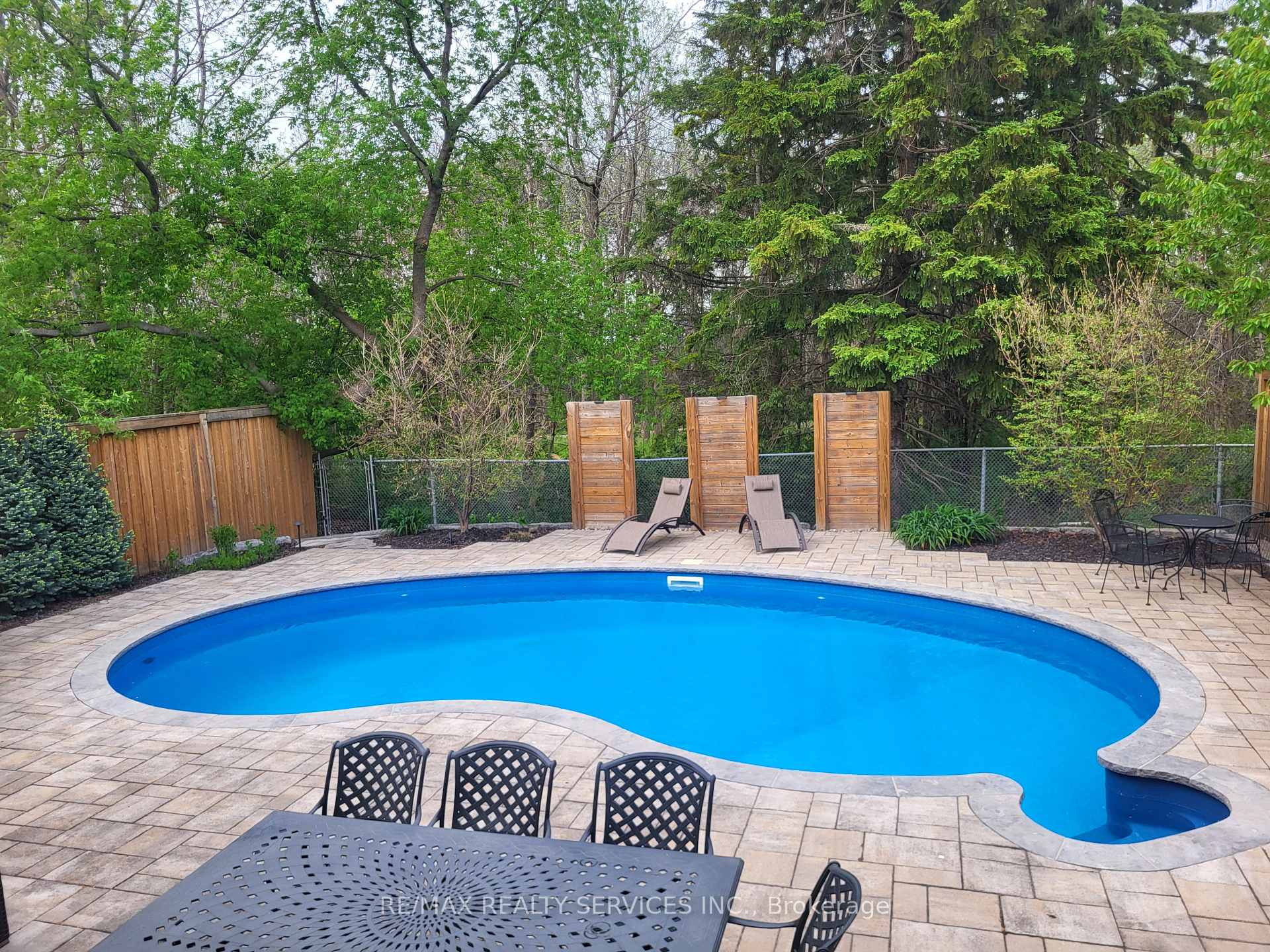 28 Chickadee Crescent Brampton Ontario Canada Sale residential Raj Sharma RE/MAX Realty Services Inc., Brokerage*