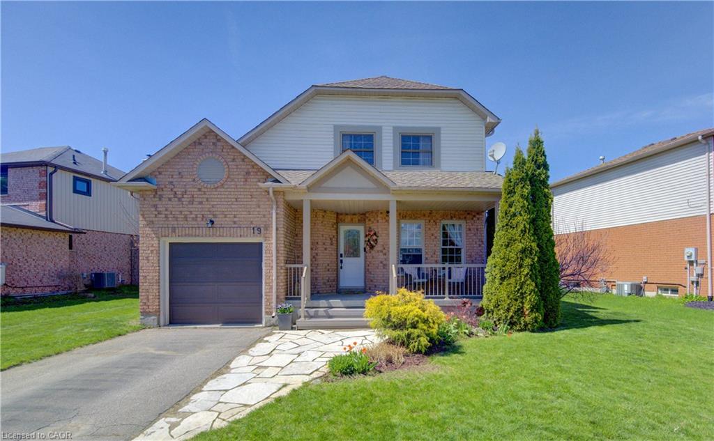 19 Broom Street Ayr Ontario Canada Sale residential Mandy Roth RE/MAX TWIN CITY REALTY INC., BROKERAGE*