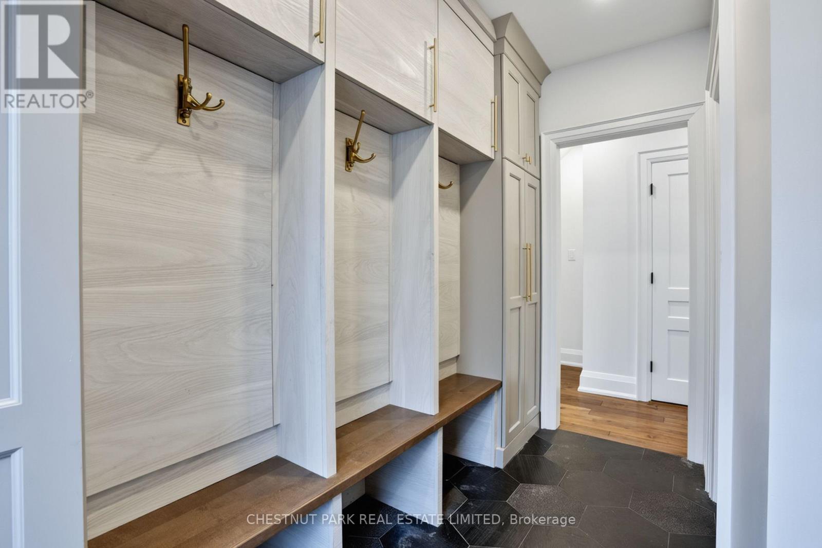 5 Bedroom Single Family Home/House's Image 11