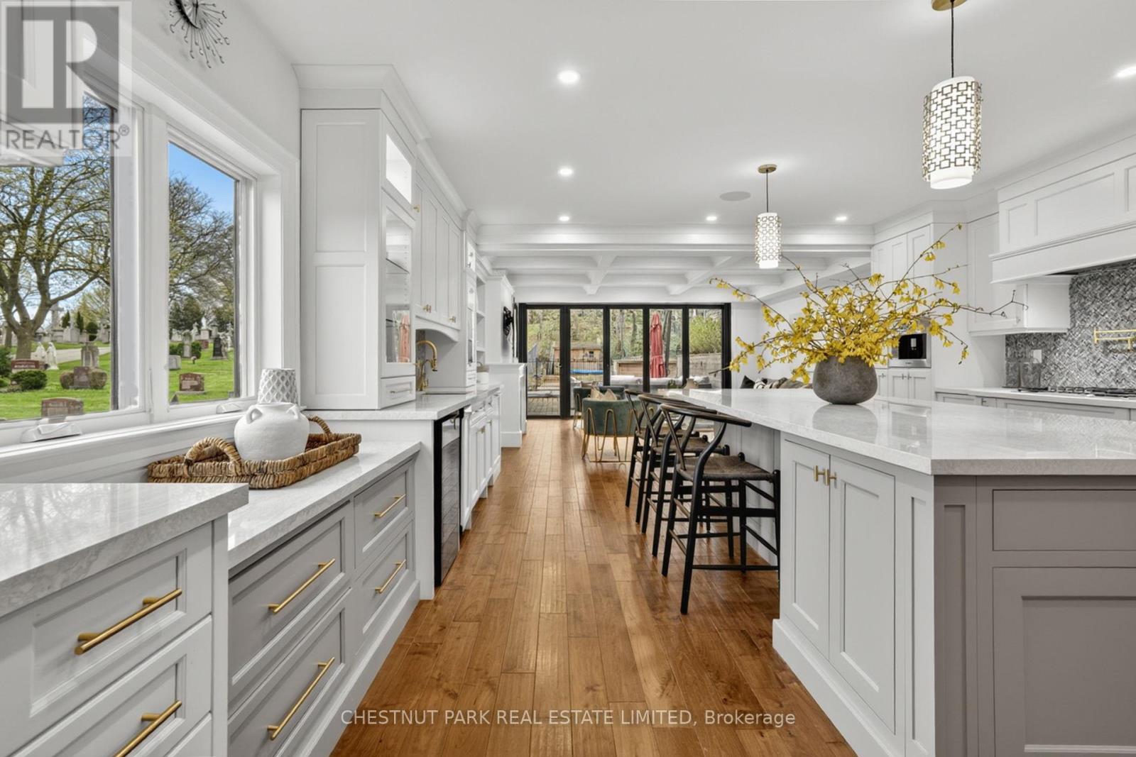 5 Bedroom Single Family Home/House's Image 4