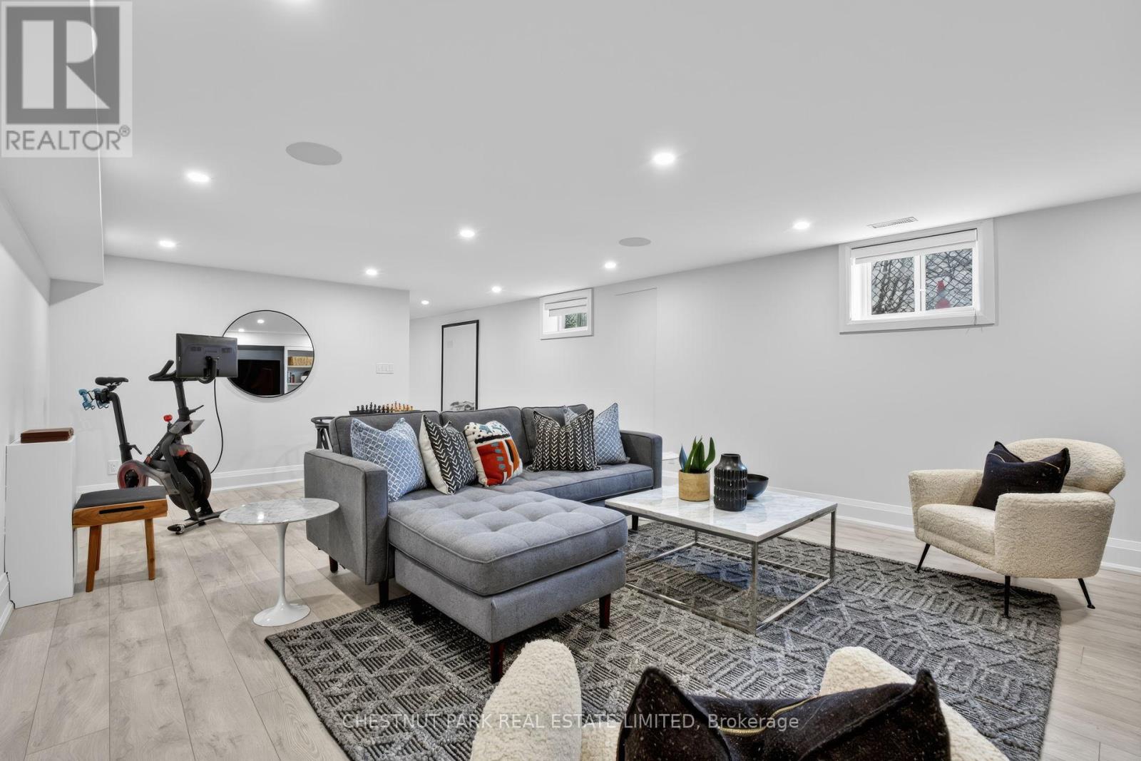 5 Bedroom Single Family Home/House's Image 21