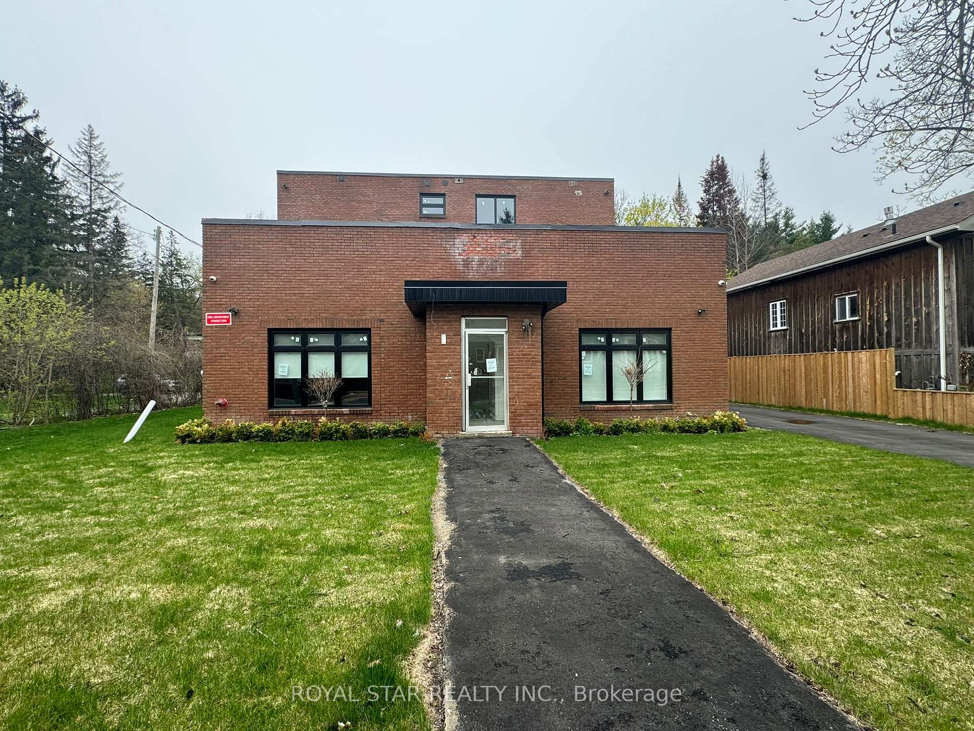 504 Guelph Street Halton Hills Ontario Canada Sale commercial   Royal Star Realty Inc., Brokerage*
