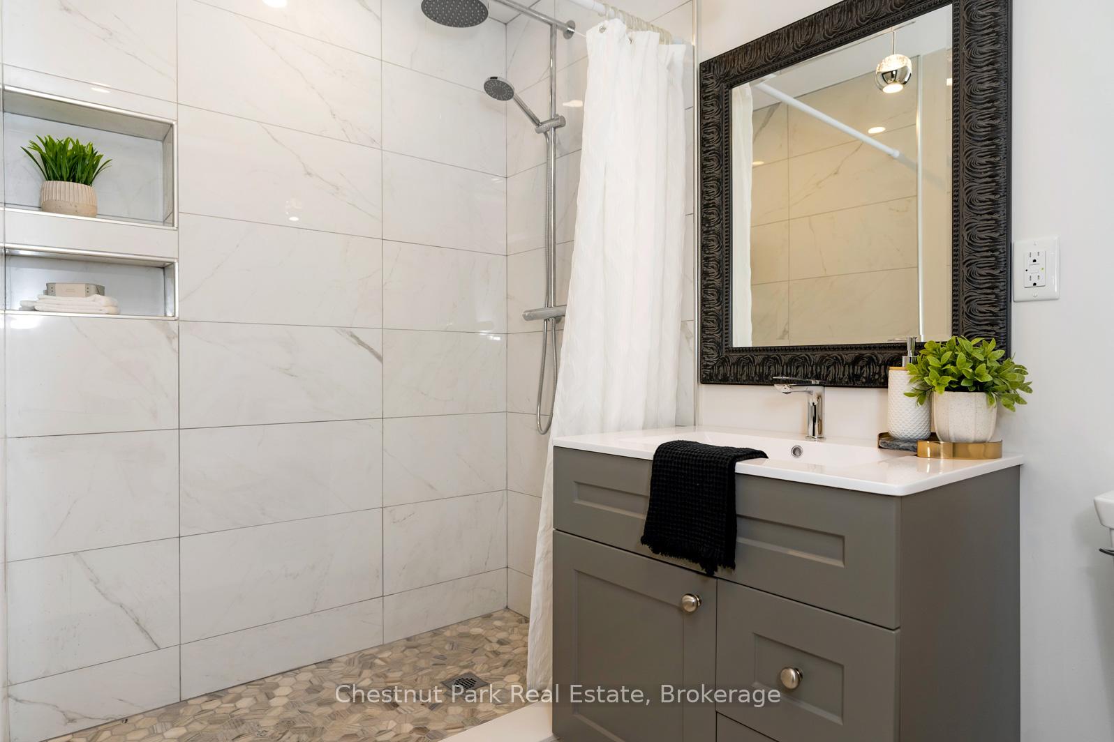 3 Bedroom Single Family Home/House's Image 37