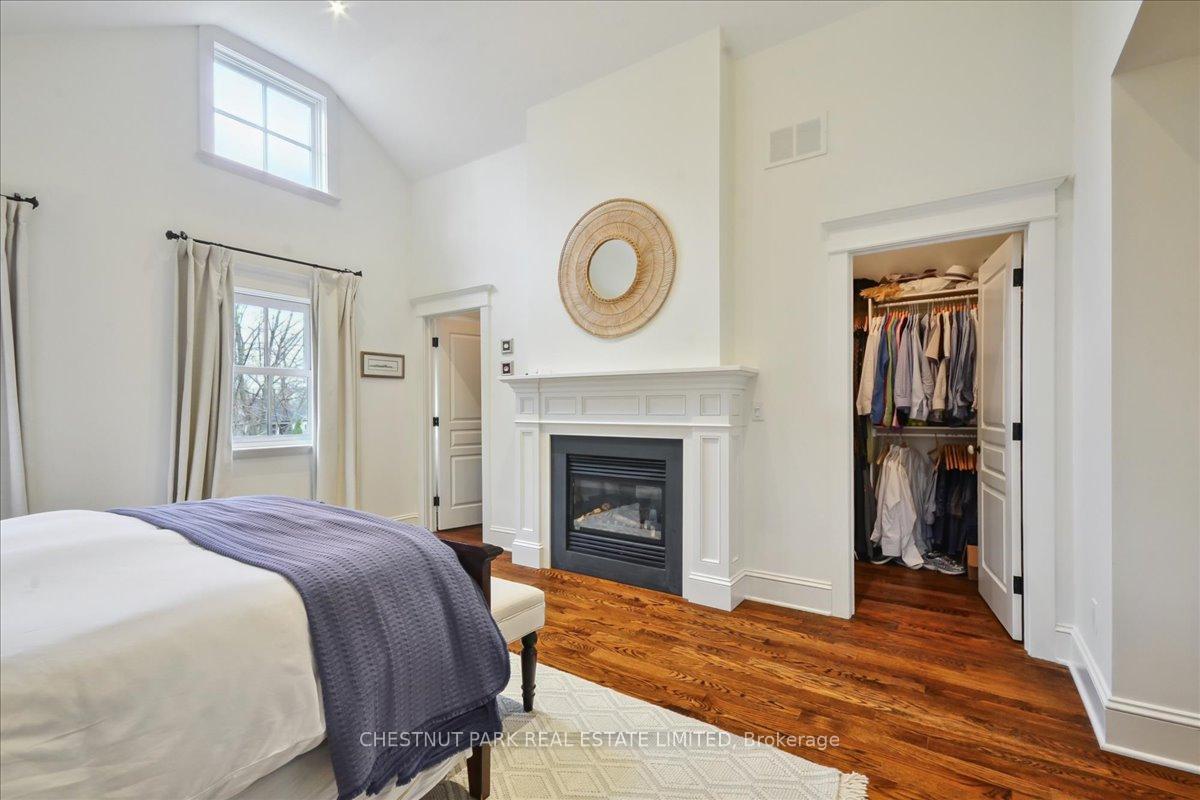 5 Bedroom Single Family Home/House's Image 14