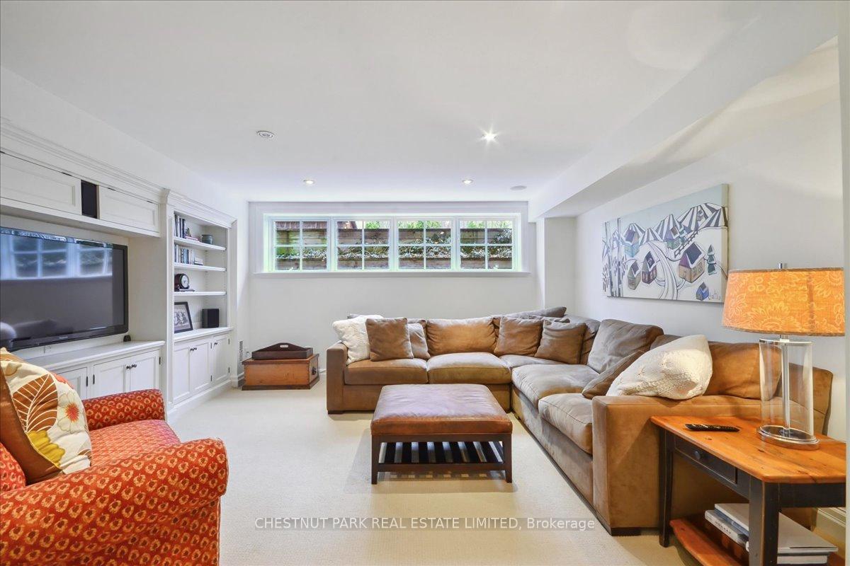 5 Bedroom Single Family Home/House's Image 21