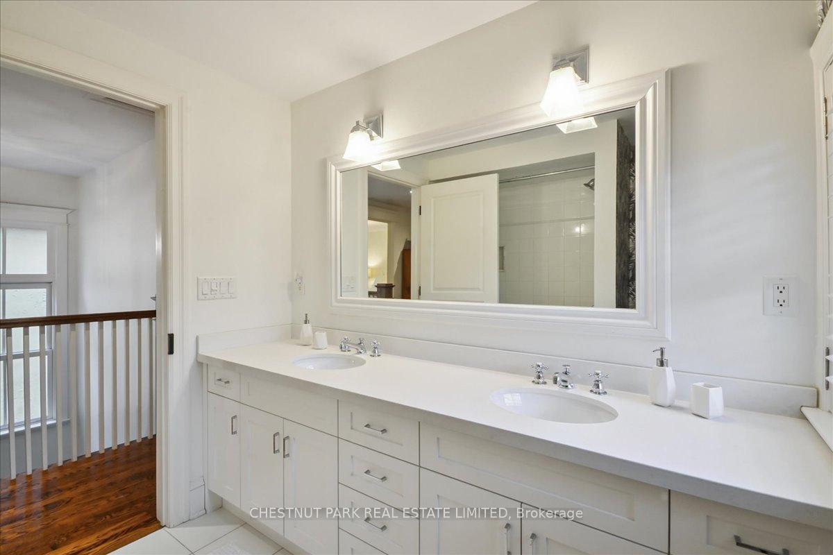 5 Bedroom Single Family Home/House's Image 16