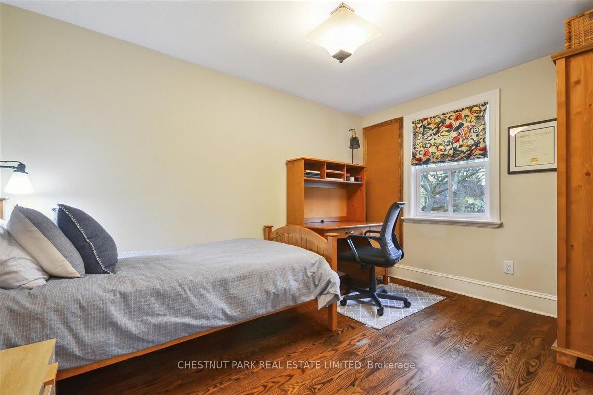 5 Bedroom Single Family Home/House's Image 19