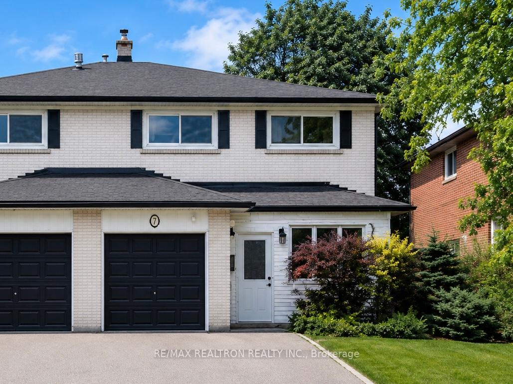 B - 7 Fontainbleau Drive Toronto Ontario Canada Rent residential Fabian Roberts HomeLife/Realty One Ltd., Brokerage