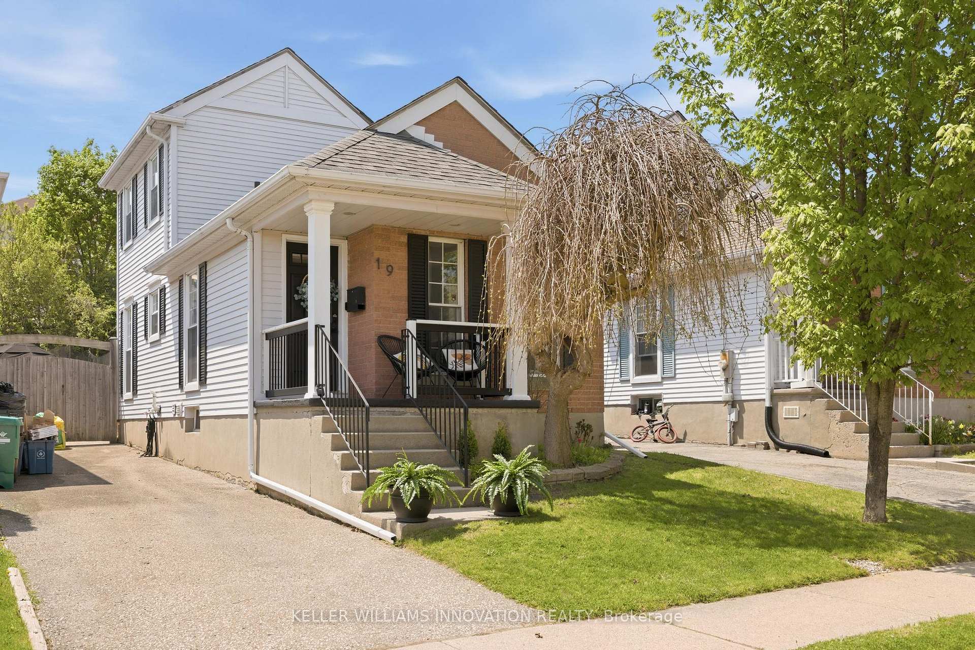 19 Milfoil Crescent Kitchener Ontario Canada Sale residential Frieda Kotsopoulos RE/MAX Twin City Realty Inc., Brokerage *