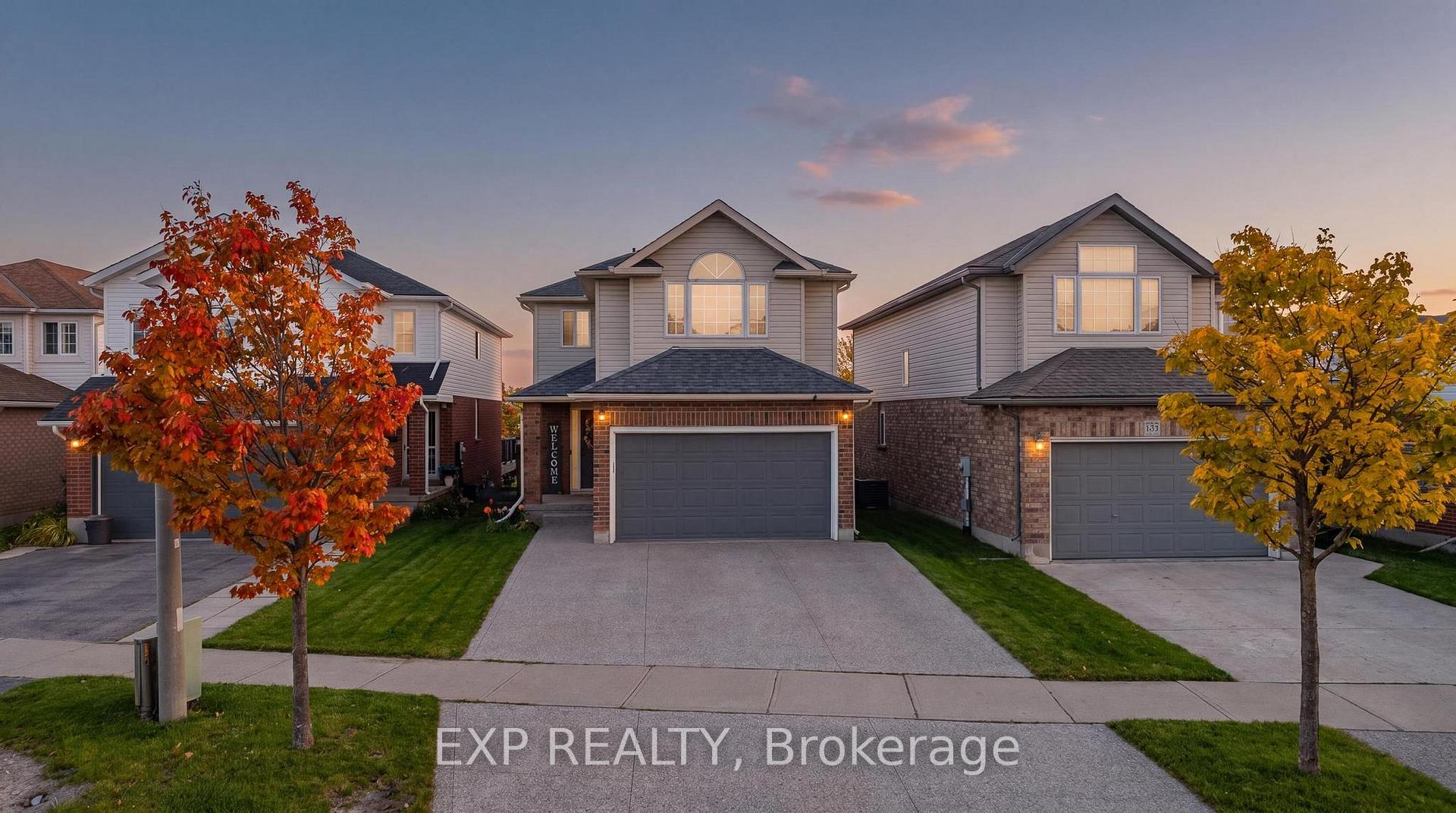 113 Hollyridge Crescent Kitchener Ontario Canada Sale residential Frieda Kotsopoulos RE/MAX Twin City Realty Inc., Brokerage *
