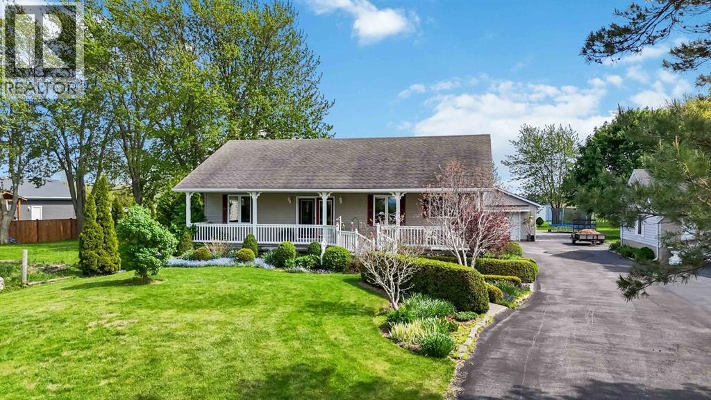 4217 BLUEPOINT DRIVE Plympton-Wyoming Ontario Canada Sale residential Linda Miller RE/MAX PRIME PROPERTIES UNIQUE GROUP, BROKERAGE