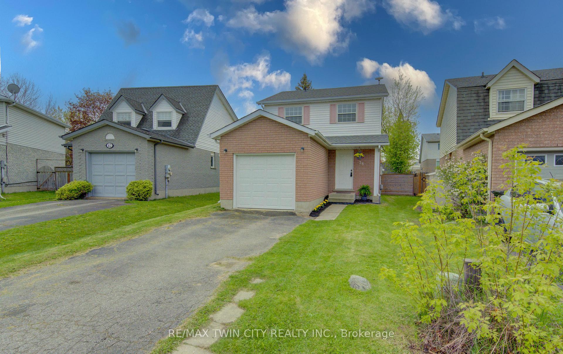 38 Cassidy Court Cambridge Ontario Canada Sale residential Renee Blair Sotheby's International Realty Canada