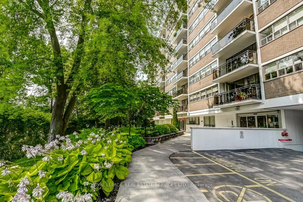 404 - 212 Kerr Street Oakville Ontario Canada Sale residential Chris Allen,B.A. RE/MAX REALTY ENTERPRISES INC.