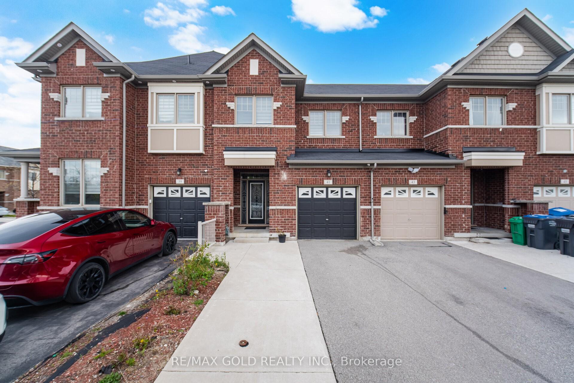 41 Davenfield Circle Brampton Ontario Canada Sale residential Raj Sharma RE/MAX Realty Services Inc., Brokerage*