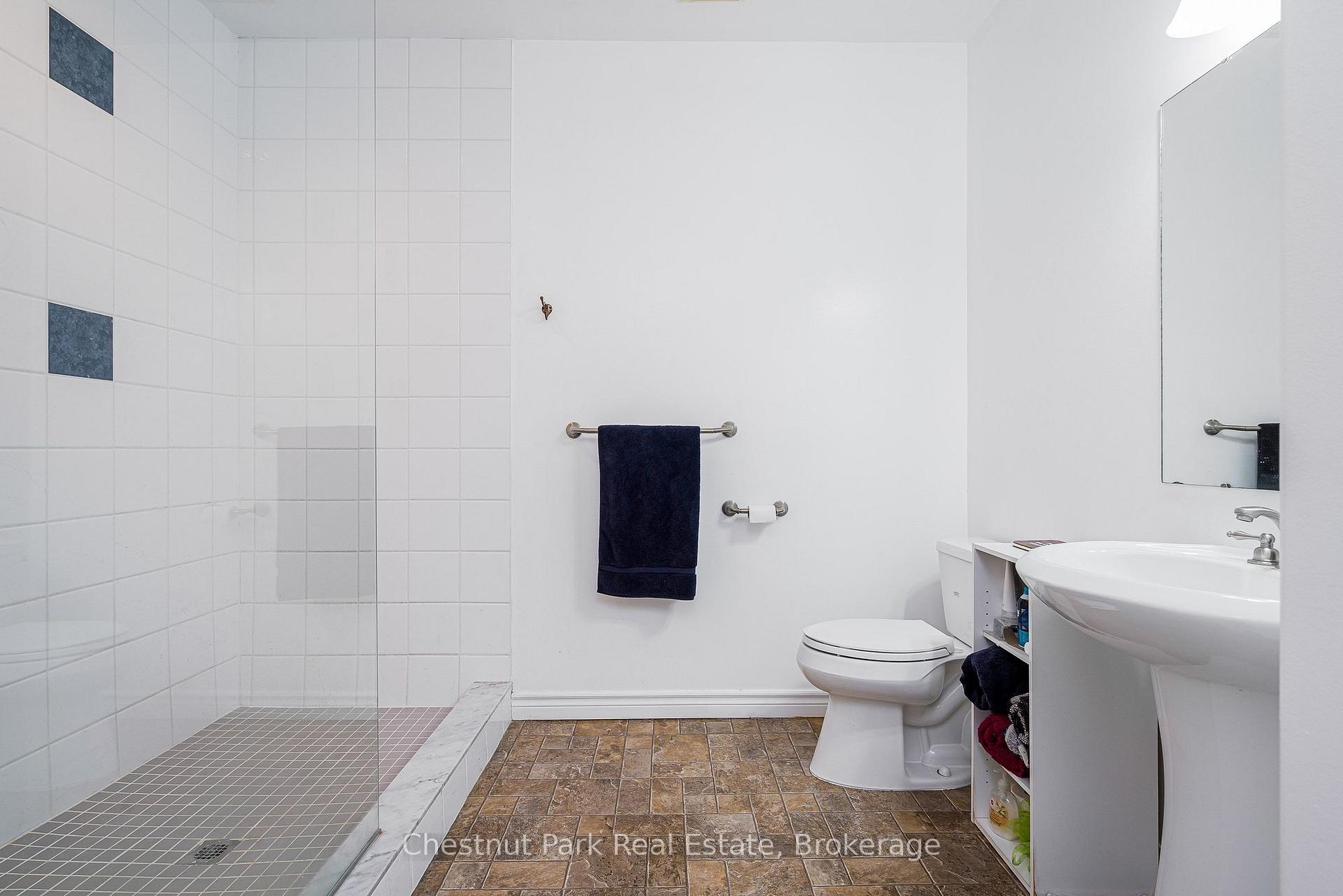 4 Bedroom Single Family Home/House's Image 39