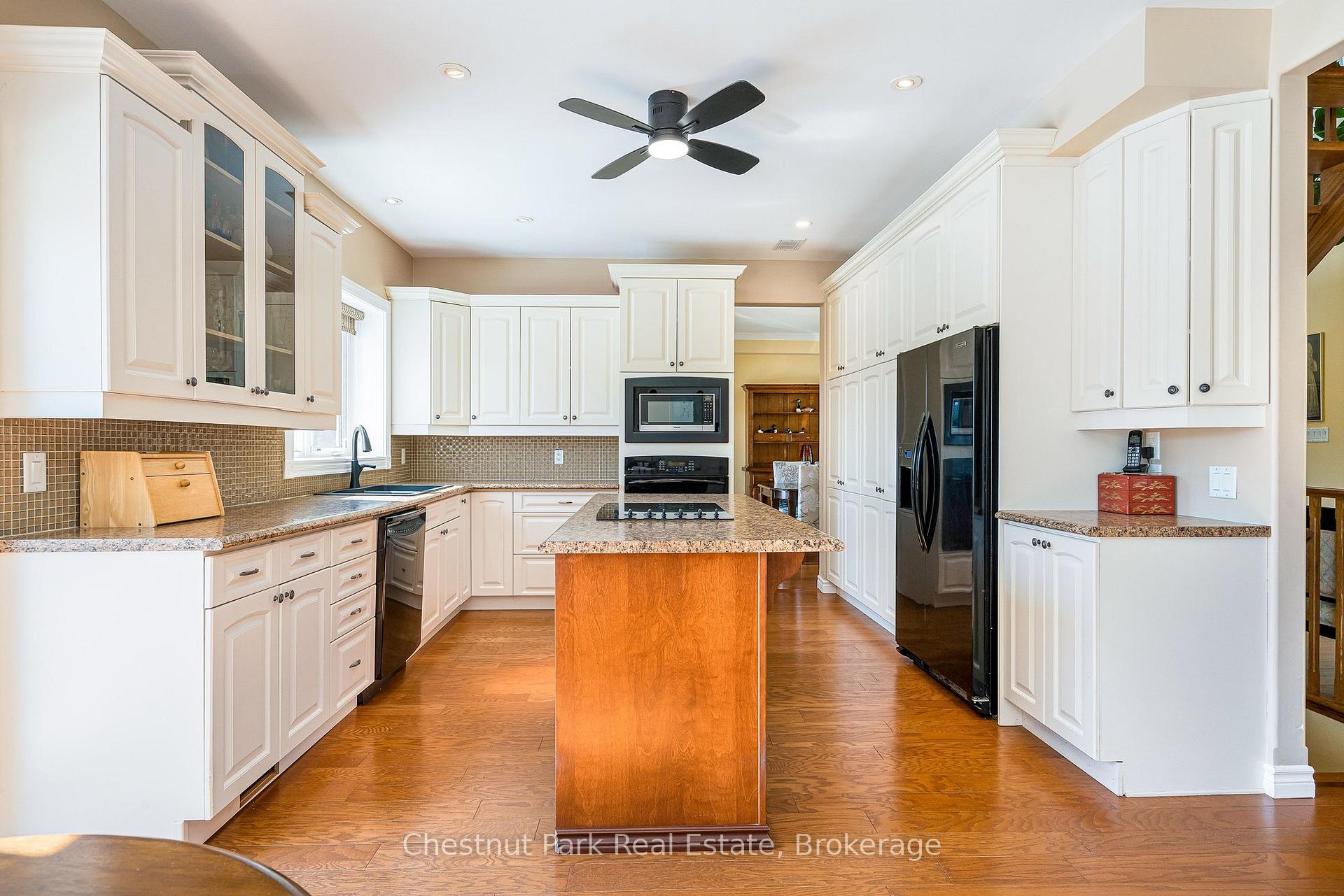 4 Bedroom Single Family Home/House's Image 9