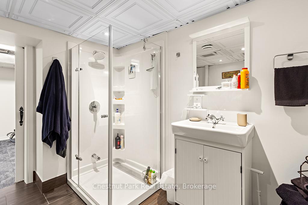 4 Bedroom Single Family Home/House's Image 32