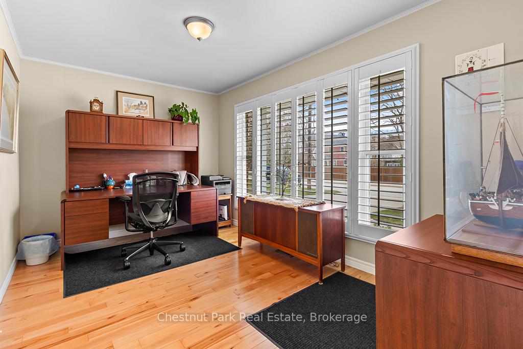 4 Bedroom Single Family Home/House's Image 16