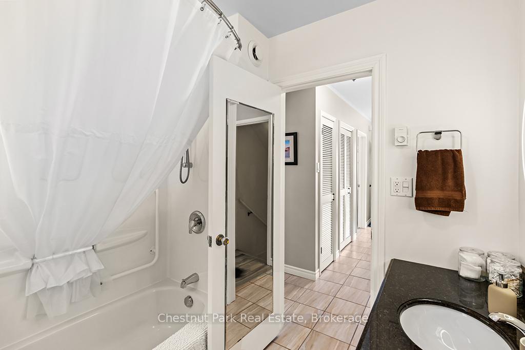 4 Bedroom Single Family Home/House's Image 13
