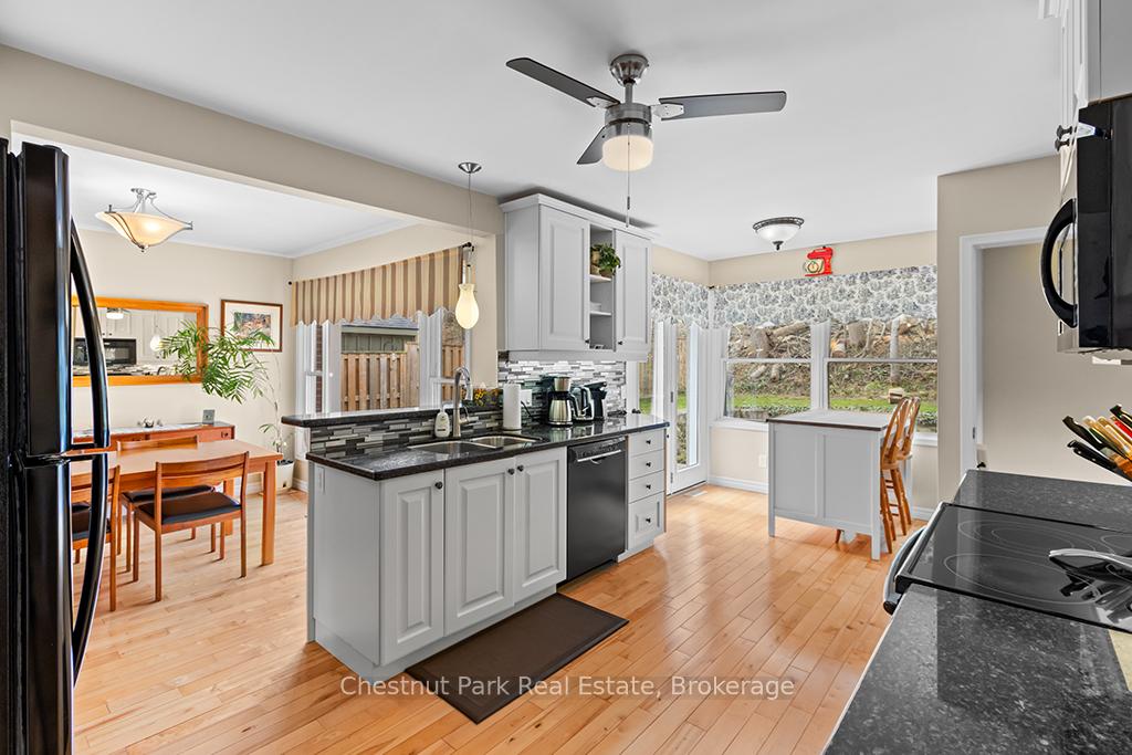 4 Bedroom Single Family Home/House's Image 9