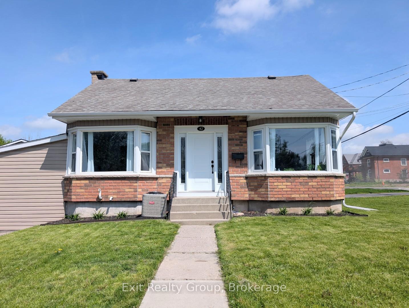 42 McGill Street Quinte West Ontario Canada Sale residential Ramin Nickpor RE/MAX Hallmark Realty Ltd., Brokerage *