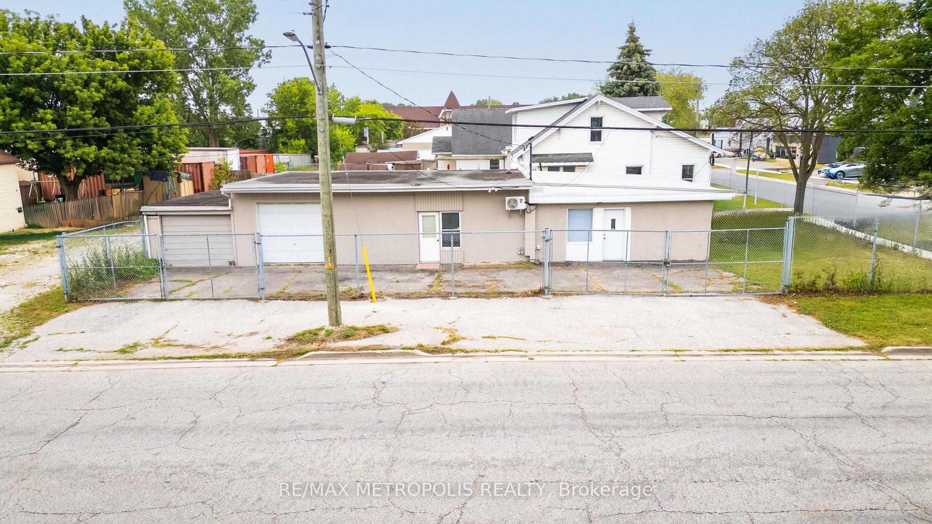 431 Campbell Street Sarnia Ontario Canada Sale commercial   RE/MAX Metropolis Realty Brokerage*