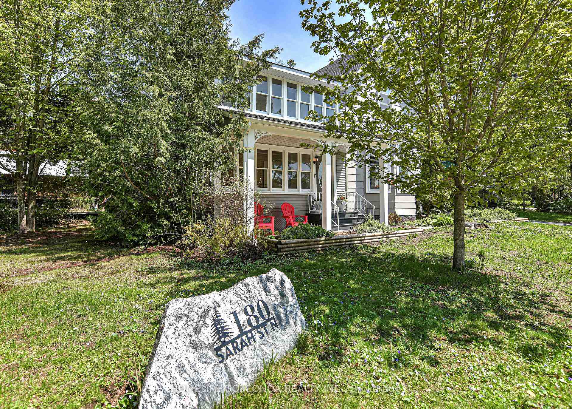 180 Sarah Street N Gravenhurst Ontario Canada Sale residential Rajkumar Shewaramani HomeLife Golconda Realty Inc., Brokerage*