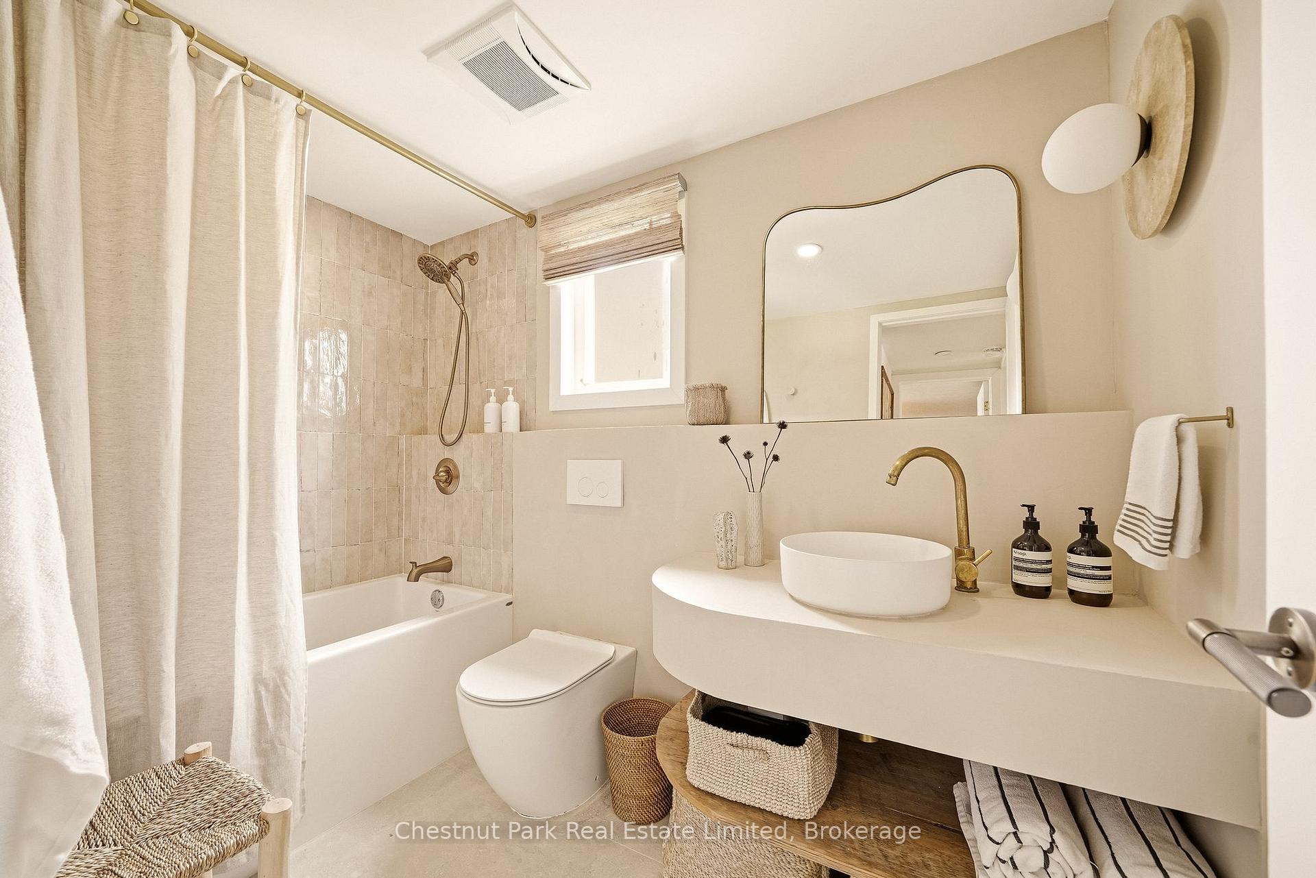 3 Bedroom Single Family Home/House's Image 28