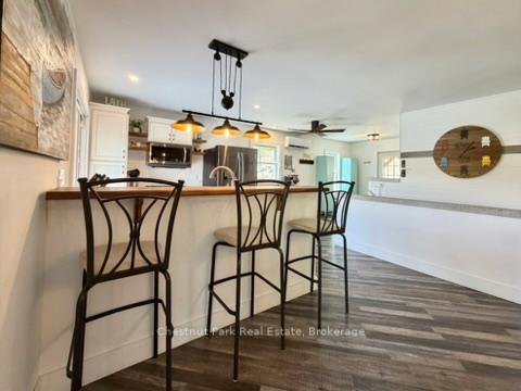 4 Bedroom Single Family Home/House's Image 4