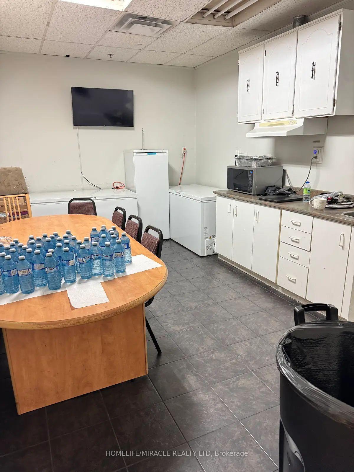 1700 Sismet Road Mississauga Ontario Canada Lease commercial Yoginder Chahal HomeLife/Miracle Realty Ltd, Brokerage *