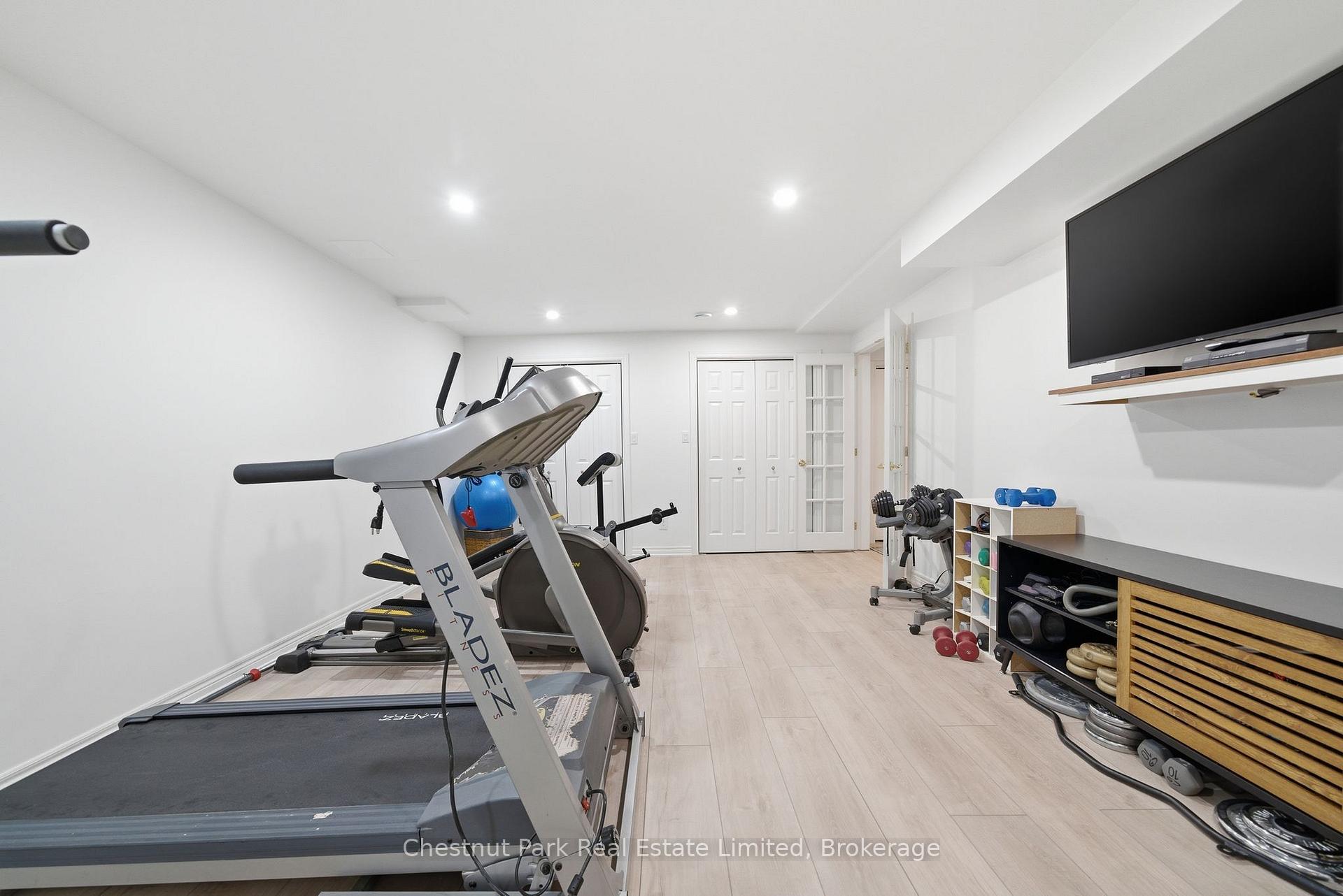 5 Bedroom Single Family Home/House's Image 36